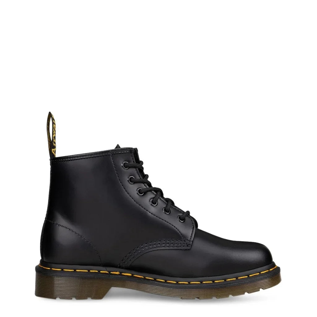 Dr. Martens 101 6-Eye Boot