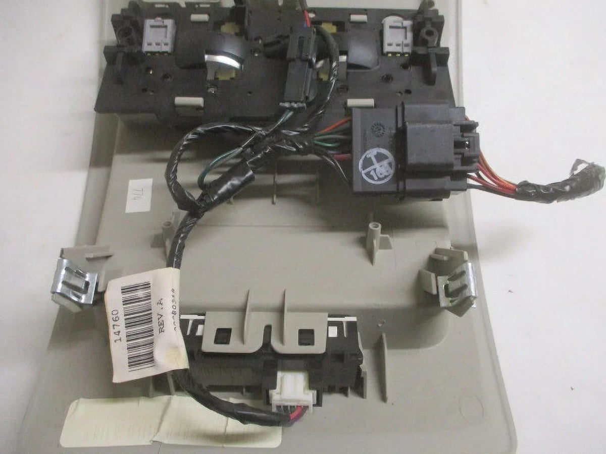 Pre-Owned Chevrolet Sizeilverado 1500 2500 Overhead Roof Console w/Lights OEM LKQ (Good)